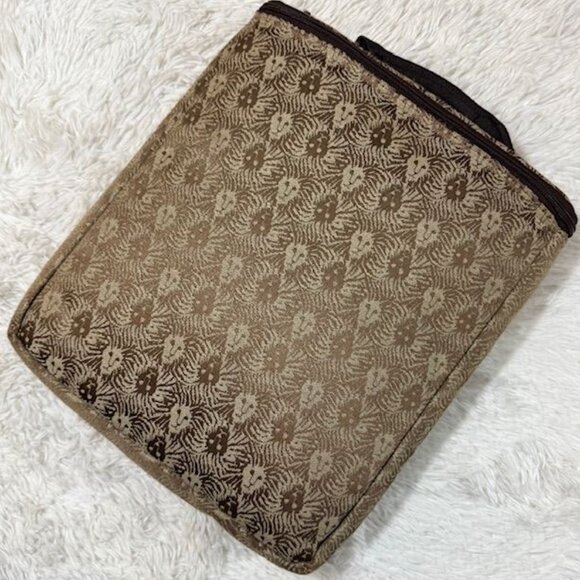 Anne Klein Handbags - Vintage Anne Klein Bronze Lion Padded Laptop Sleeve Zip Top Handled Case
